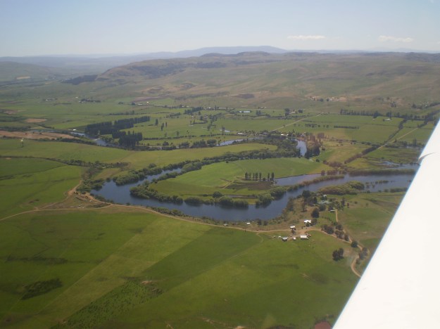 PA280084Top of Meadowbank Lane and then Derwent again.JPG